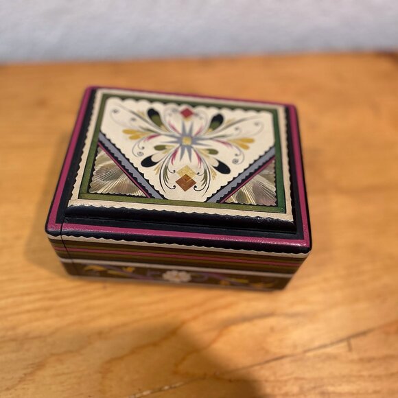 Mopa Mopa art "secret" box - Picture 2 of 7